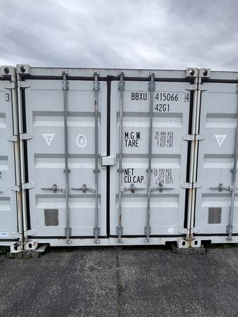 See-Lagercontainer 40 mit Doppelt�re ca.12.19 x 2.44 x 2.60 m , stapelbar mit Lichtinstallation - Einsatz als Aktencontainer