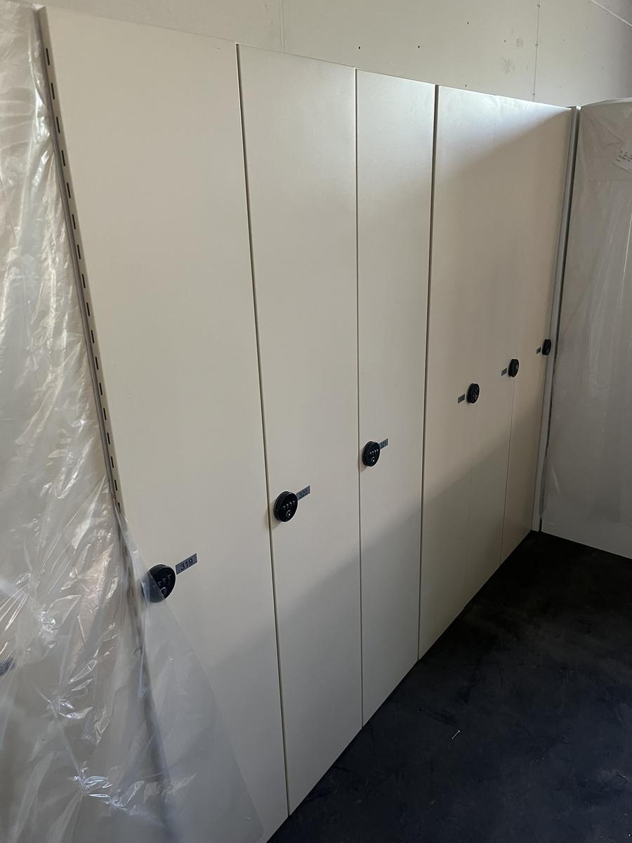 Umkleidespind 3-teilig ca. 104/50/175 cm mit Zahlenschloss ?d=2026-07-28 18:38:42