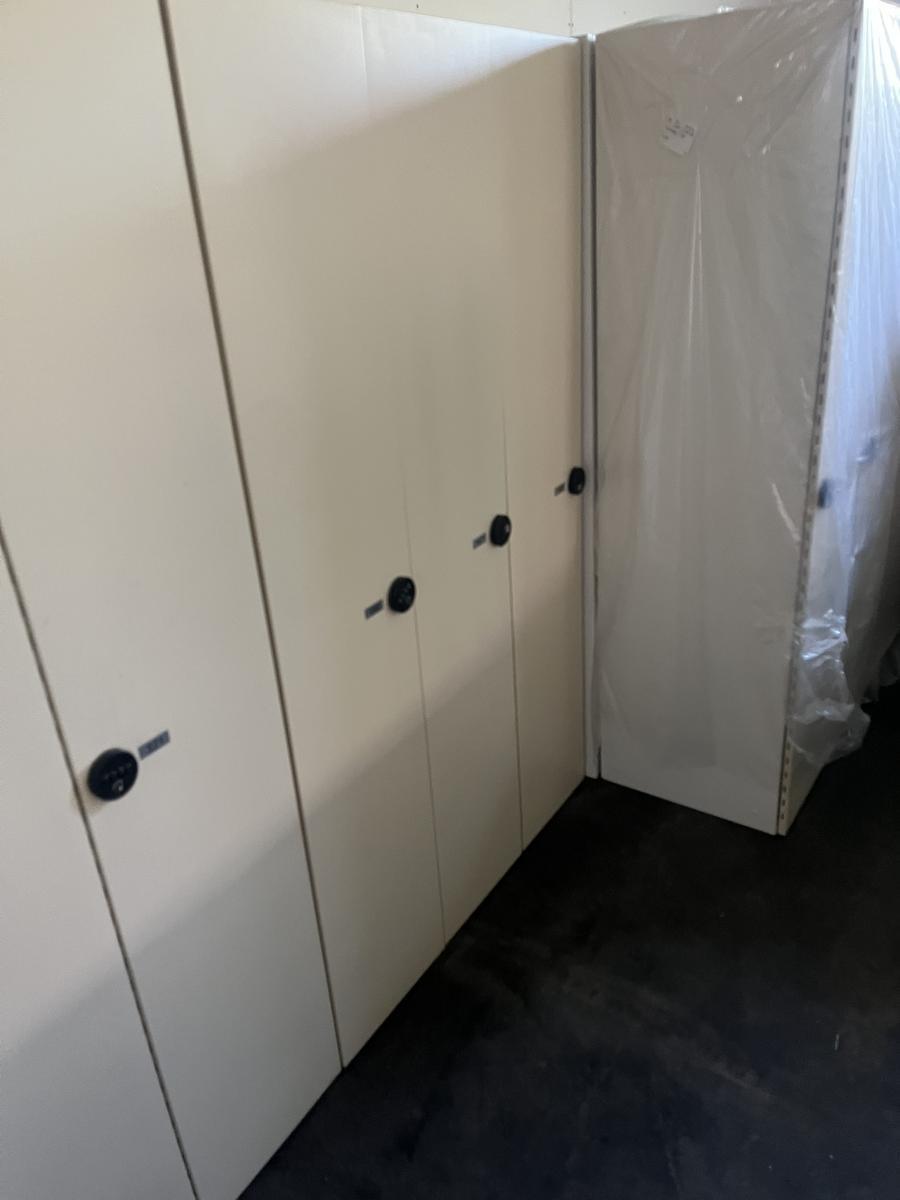 Umkleidespind 3-teilig ca. 104/50/175 cm mit Zahlenschloss ?d=2026-07-28 18:38:37