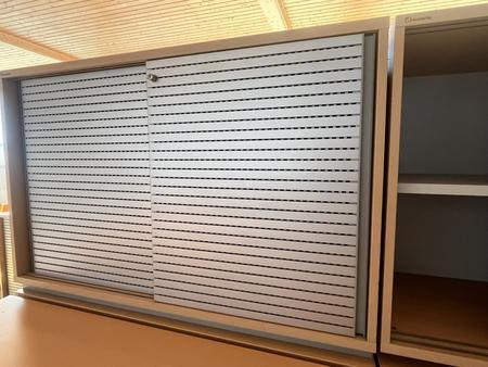 NEUD�RFLER Aktenschrank mit Schiebet�re ca.120/70 cm 2 Ordnerh�hen