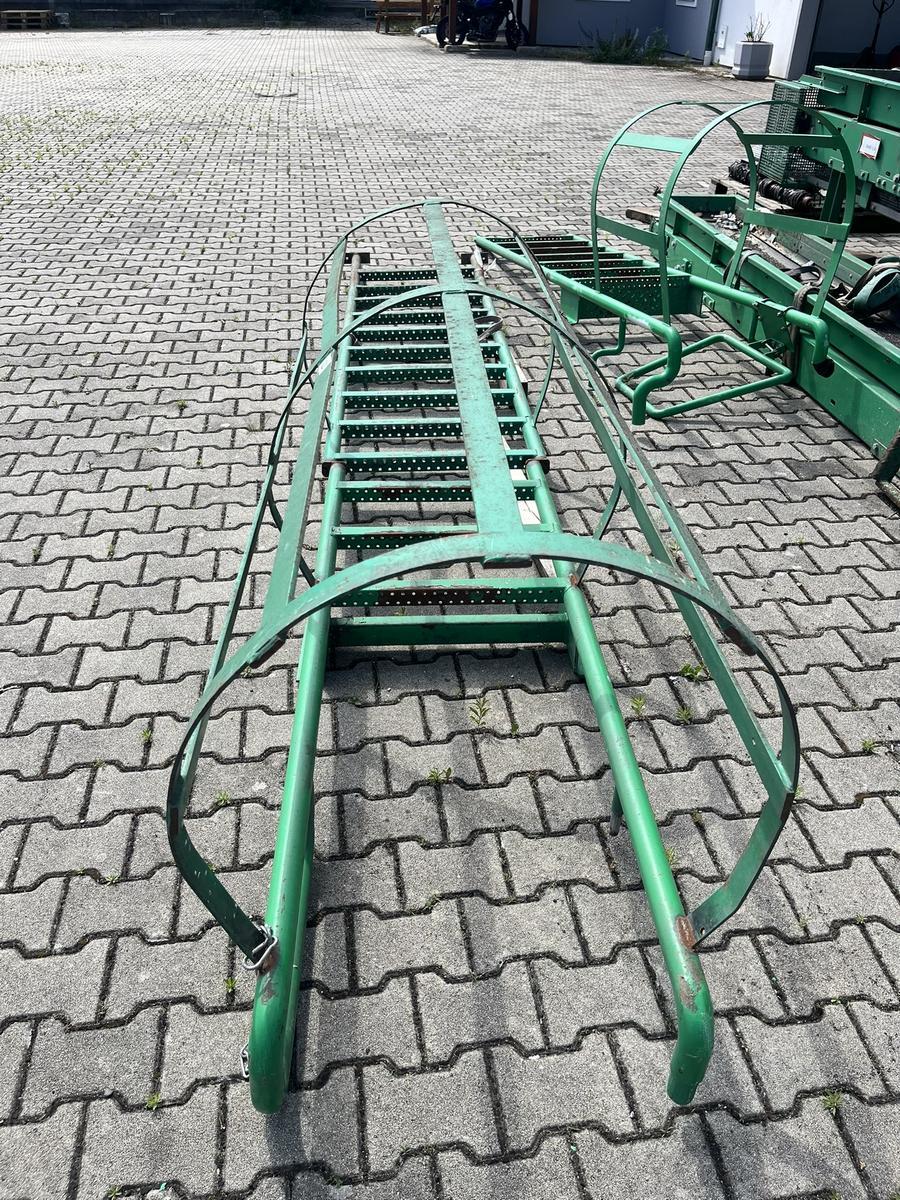 Aufstiegsleiter mit Fallschutz ca. 700 x 4600 mm?d=2026-07-28 22:01:03