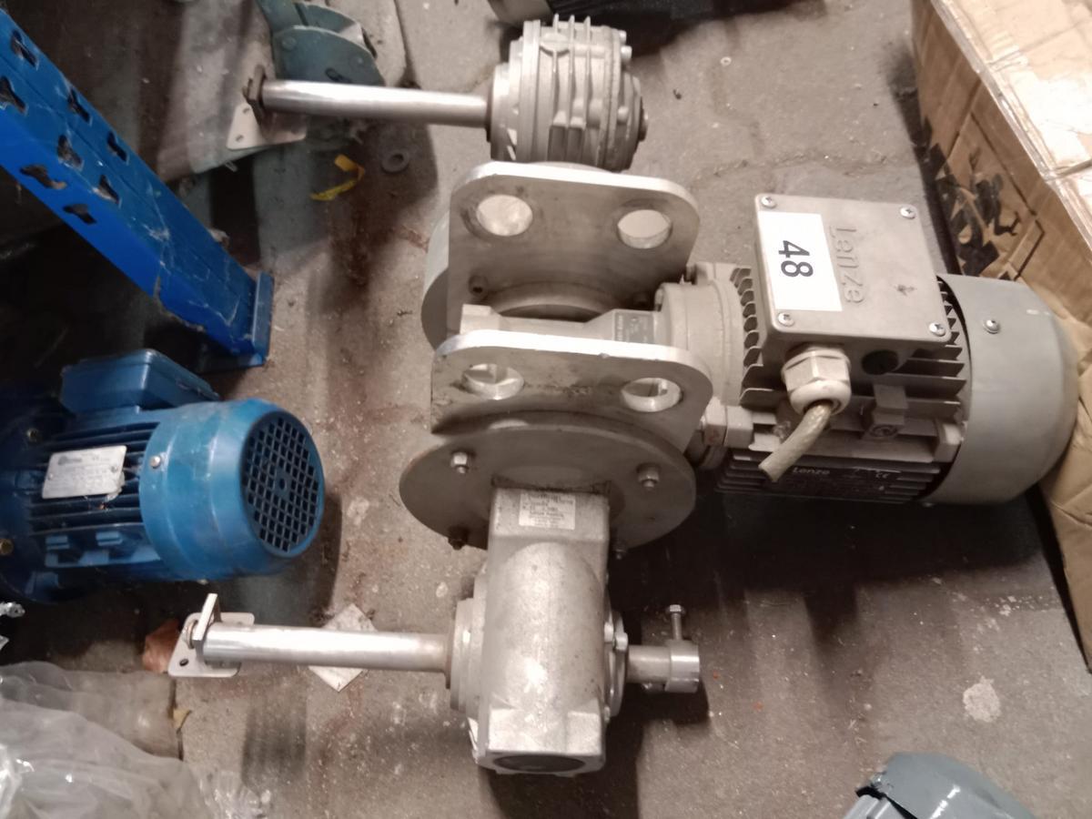 Doppelgetriebemotor Lenze 0?d=2026-07-28 19:40:04