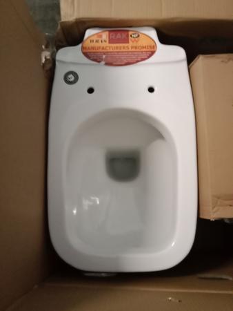 RAK Ceramic Stand-WC mit hinterem Abfluss, Farbe Wei�, inkl. WC-Sitz, inkl. Sp�lkasten, Ma�e: ca. 60 x 36 x 40 cm