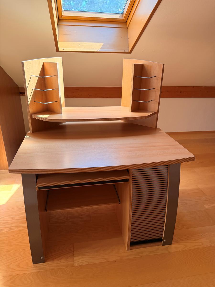 Schreibtisch ca. L 112x90x76 cm T 90 cm?d=2026-07-28 18:39:33