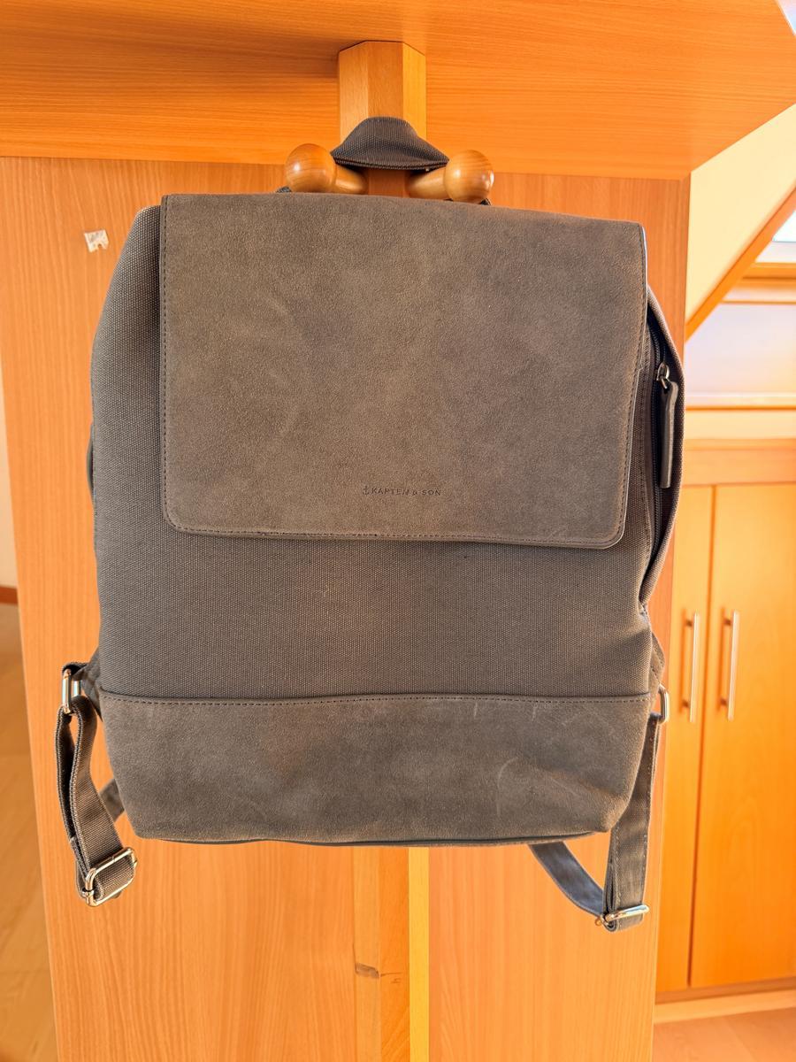 Rucksack Grau - Marke: Kapten & Son