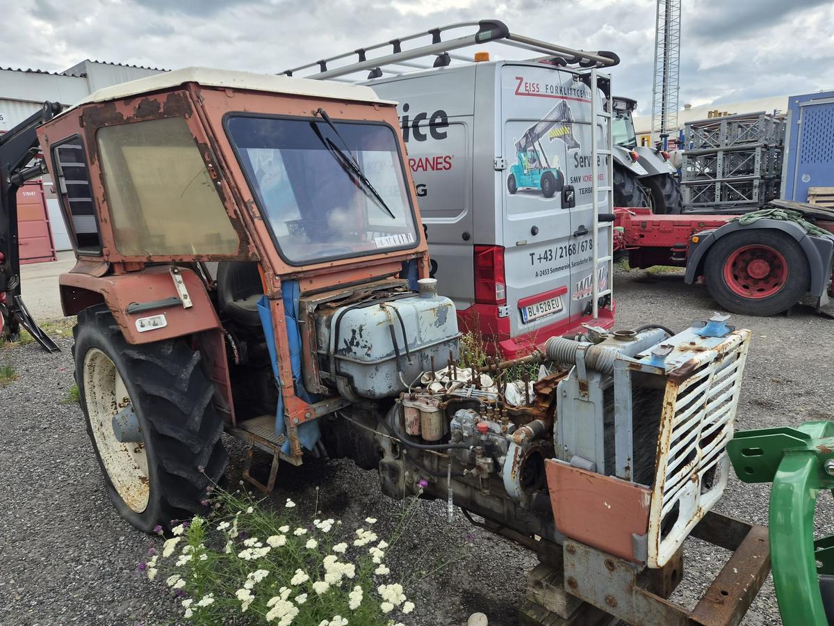 Demontierter Traktor?d=2026-07-28 22:57:11