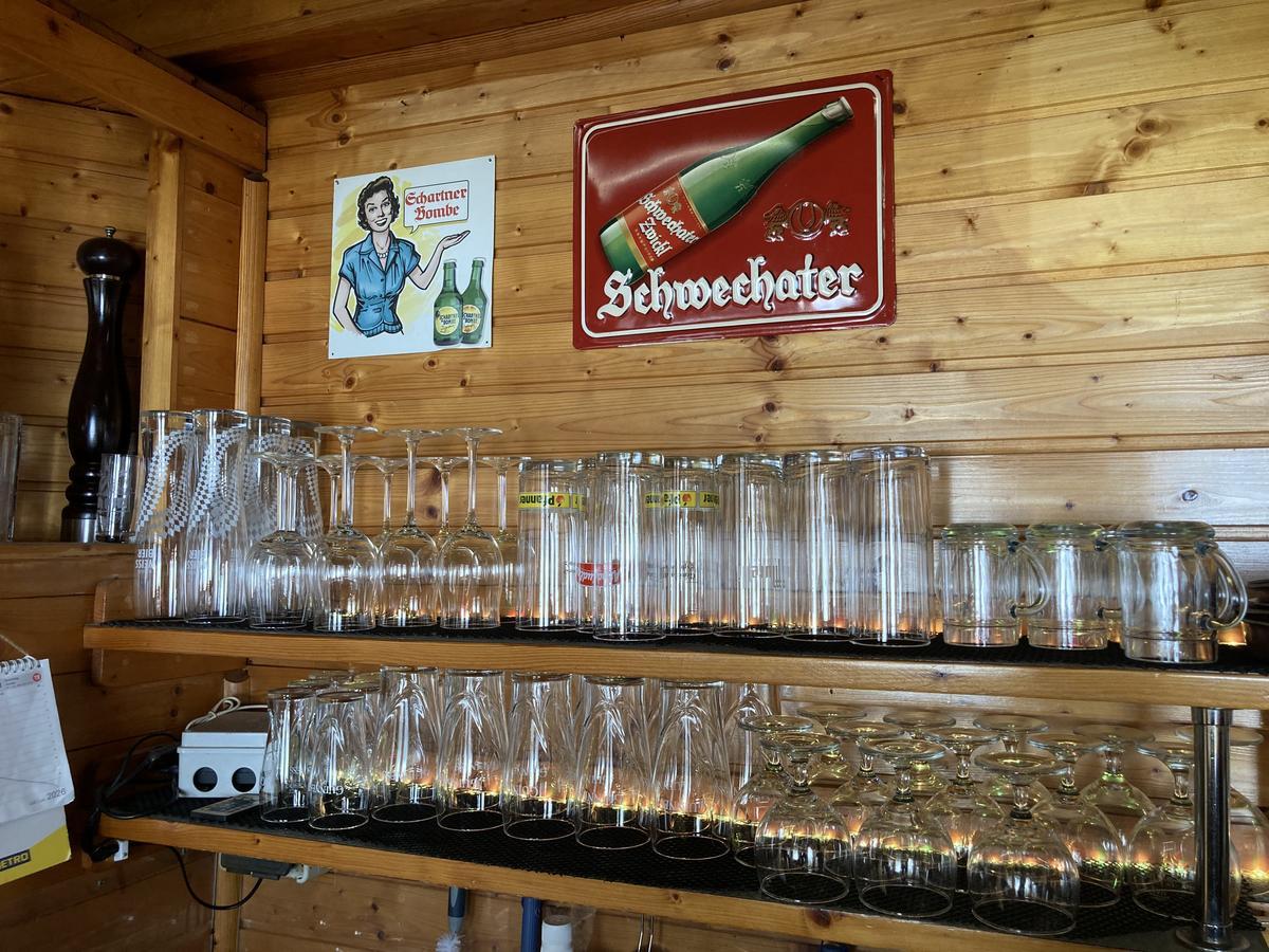 Gro&szlig;posten Gl&auml;serbestand der Bar?d=2026-07-28 18:47:36