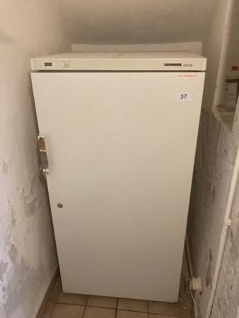 Liebherr Profiline Frischk�hlschrank, Typ UKS 5000, Brutto 491 L Ma�e: 75 x 70 x 152 cm