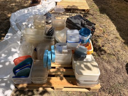 Gro�posten Plastikgeschirr, teilweise mit Deckeln