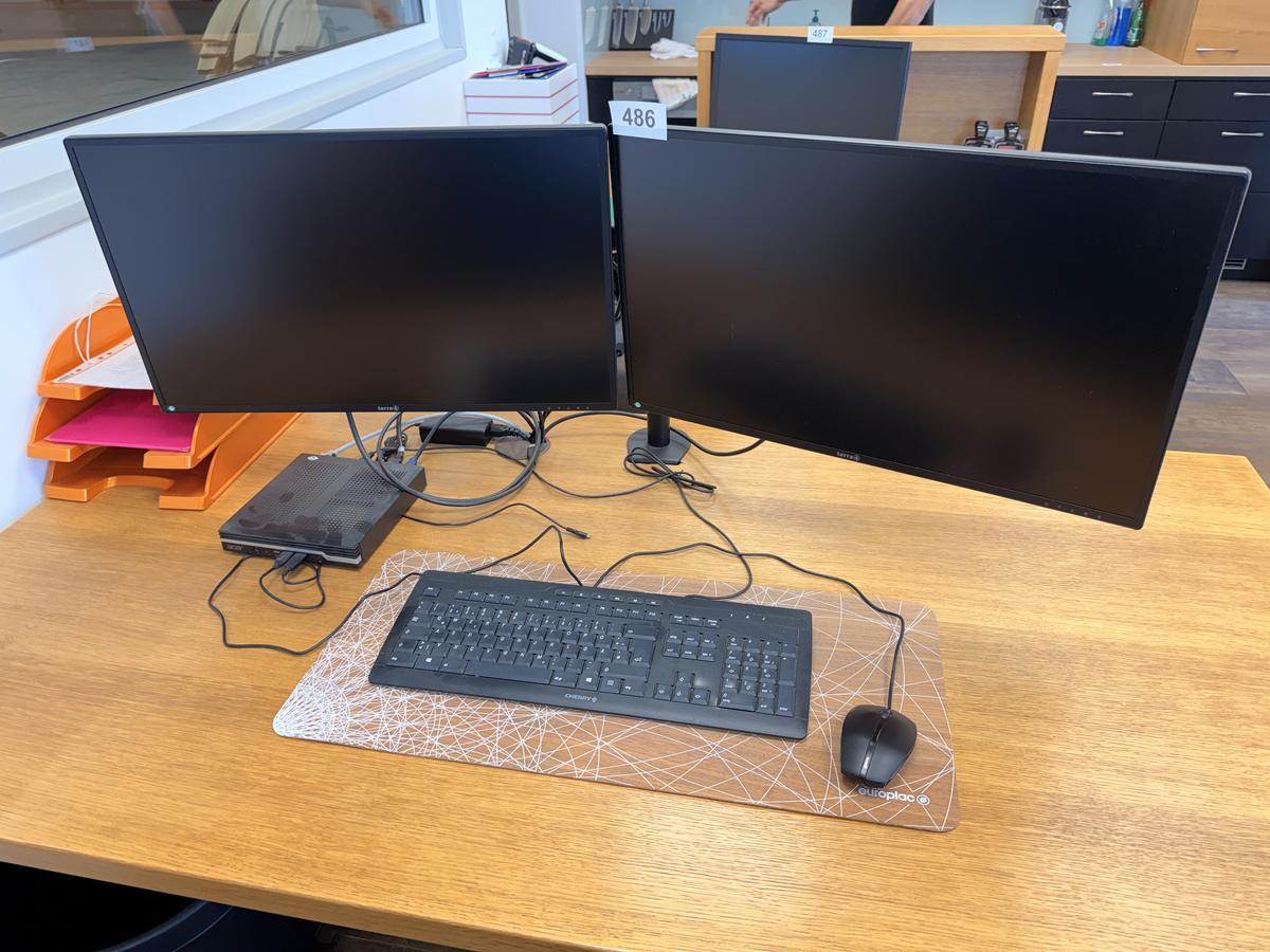PC Anlage  inkl. 2 Monitore?d=2026-07-28 18:39:29