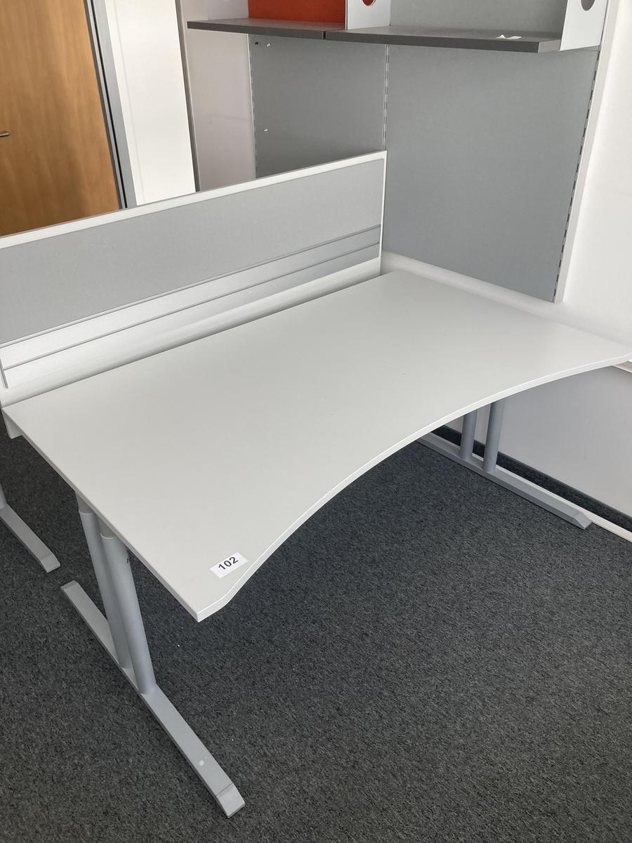 Schreibtisch ohne R&uuml;ckwand, geschwungen, Ma&szlig;e: ca. 160 x 85 x 100 cm?d=2026-07-28 22:01:25