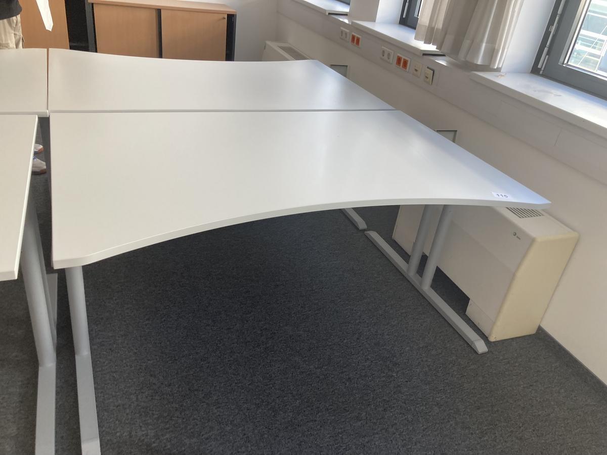 Schreibtisch ohne R&uuml;ckwand, geschwungen, Ma&szlig;e: ca. 160 x 85 x 100 cm?d=2026-07-28 22:57:14