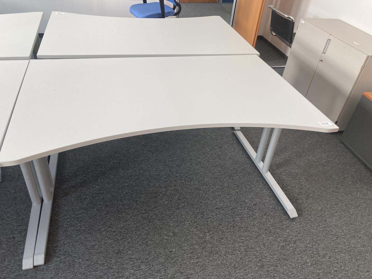 Schreibtisch ohne R&uuml;ckwand, geschwungen, Ma&szlig;e: ca. 160 x 85 x 100 cm?d=2026-07-28 22:01:17