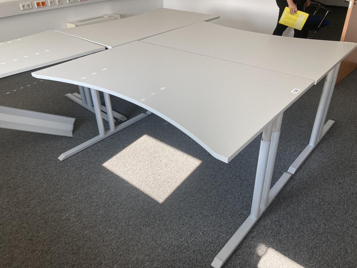Schreibtisch ohne R&uuml;ckwand, geschwungen, Ma&szlig;e: ca. 160 x 85 x 100 cm?d=2026-07-28 22:56:27