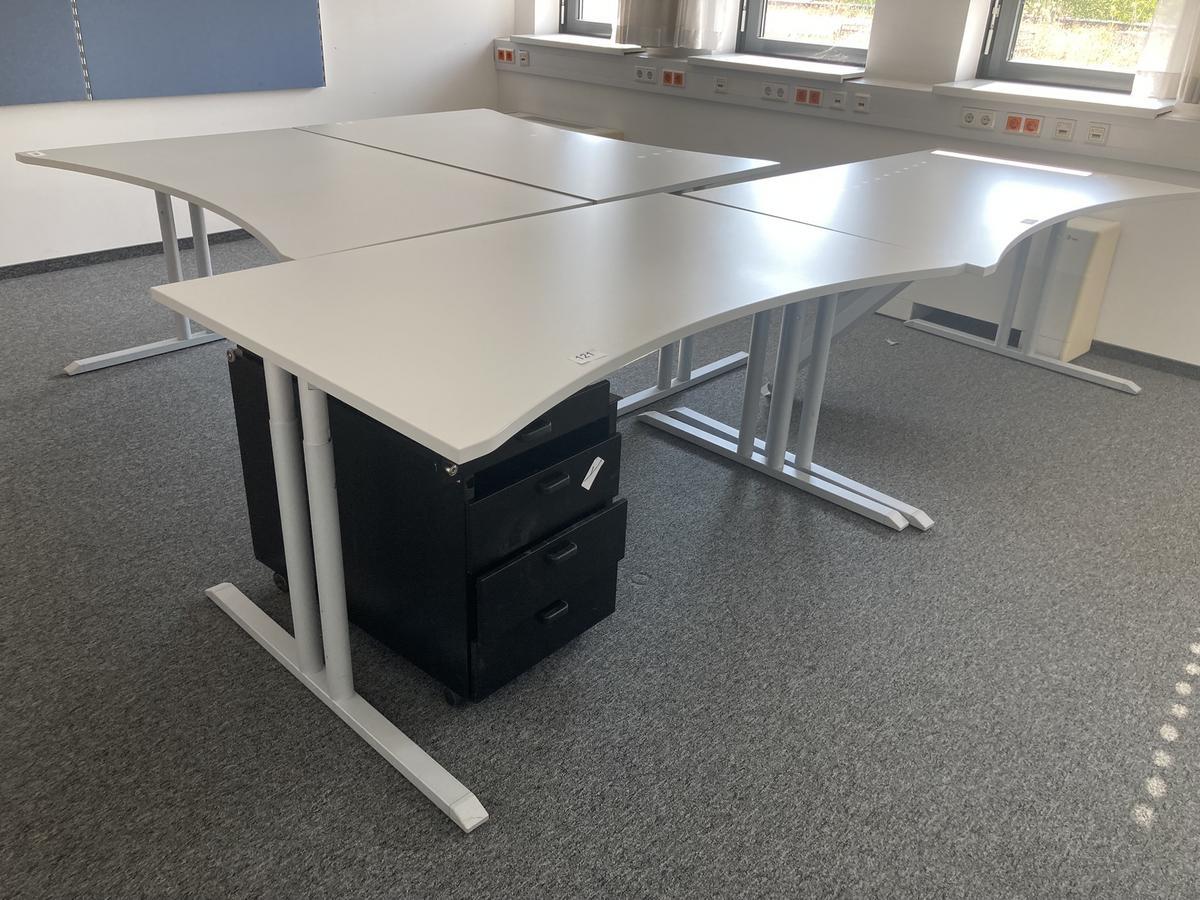 Schreibtisch ohne R&uuml;ckwand, geschwungen, Ma&szlig;e: ca. 160 x 85 x 100 cm?d=2026-07-28 22:01:01