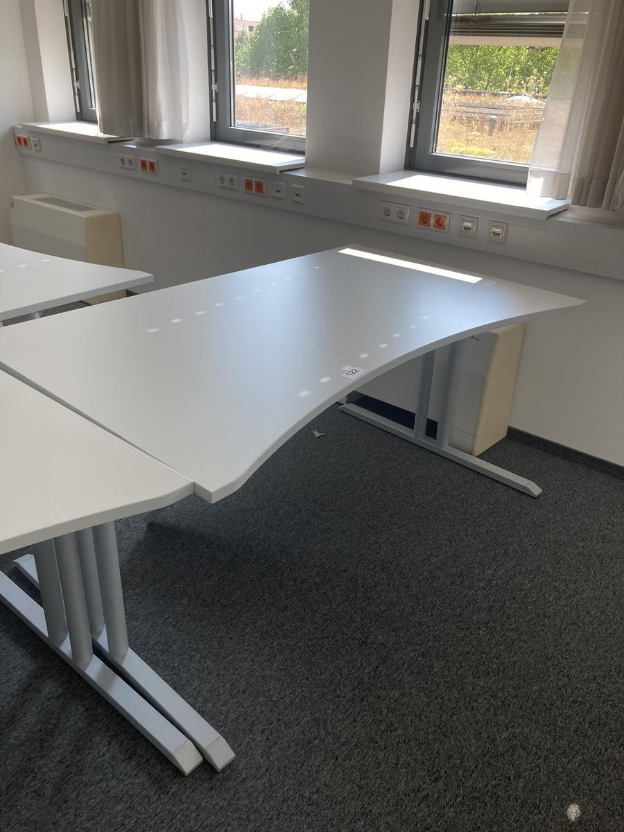 Schreibtisch ohne R&uuml;ckwand, geschwungen, Ma&szlig;e: ca. 160 x 85 x 100 cm?d=2026-07-28 20:54:02