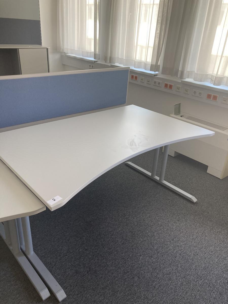 Schreibtisch ohne R&uuml;ckwand, geschwungen, Ma&szlig;e: ca. 160 x 85 x 100 cm?d=2026-07-28 22:01:00