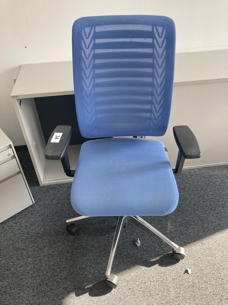 B&uuml;rodrehstuhl mit Armlehnen?d=2026-07-28 18:37:57