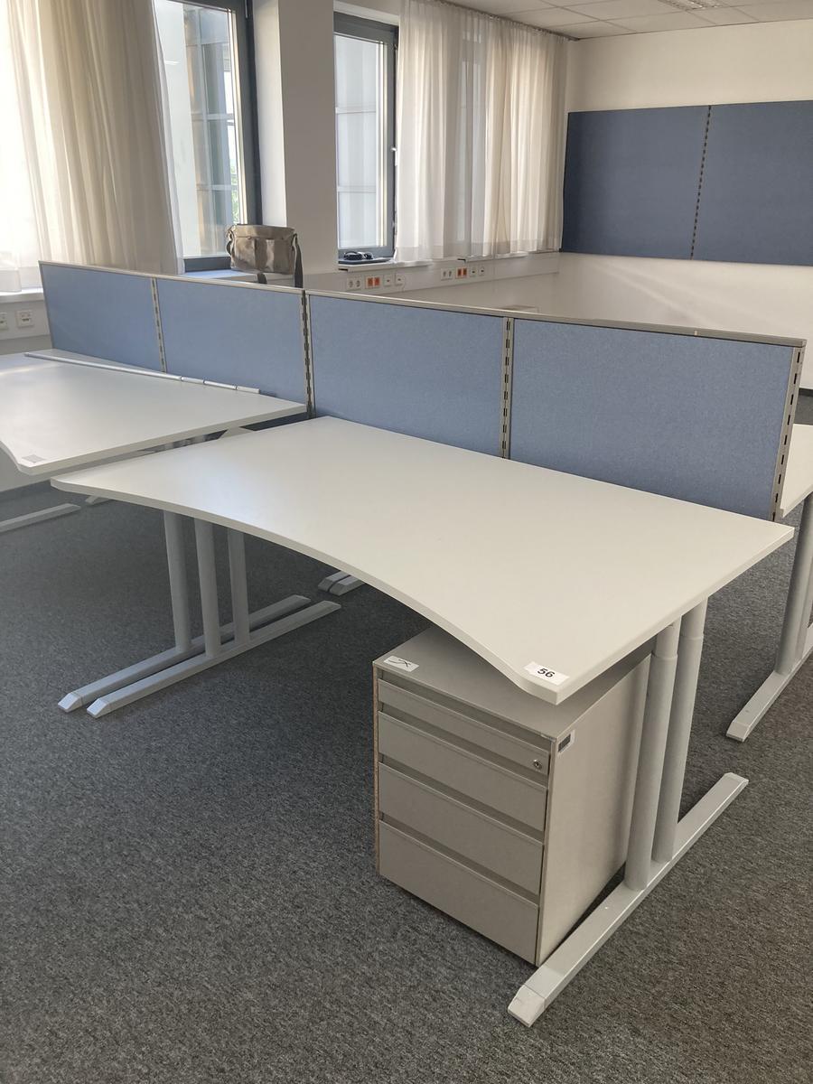 Schreibtisch ohne R&uuml;ckwand, geschwungen, Ma&szlig;e: ca. 160 x 85 x 100 cm?d=2026-07-28 18:39:05