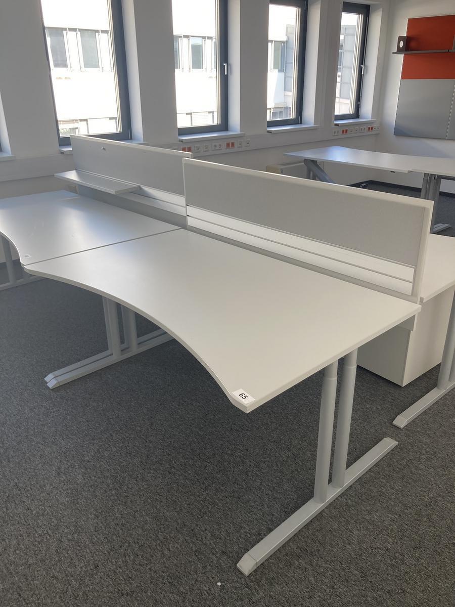 Schreibtisch ohne R&uuml;ckwand, geschwungen, Ma&szlig;e: ca. 160 x 85 x 100 cm?d=2026-07-28 22:01:22