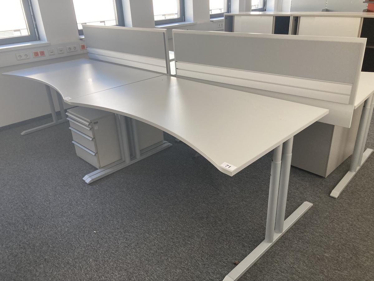 Schreibtisch ohne R&uuml;ckwand, geschwungen, Ma&szlig;e: ca. 160 x 85 x 100 cm?d=2026-07-28 19:40:16