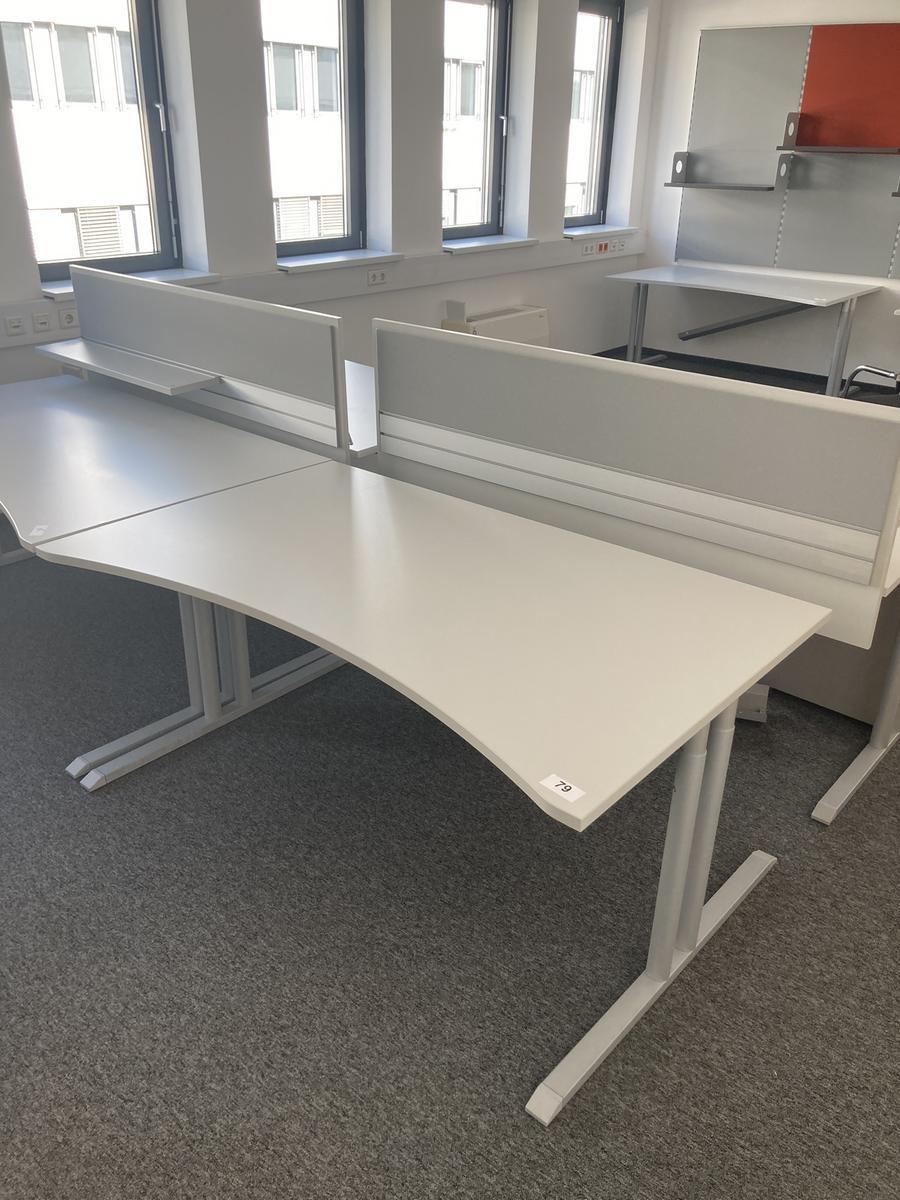 Schreibtisch ohne R&uuml;ckwand, geschwungen, Ma&szlig;e: ca. 160 x 85 x 100 cm?d=2026-07-28 19:39:32
