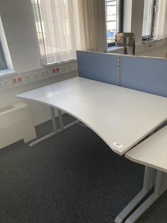 Schreibtisch ohne R�ckwand, geschwungen, Ma�e: ca. 160 x 85 x 100 cm