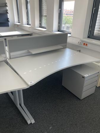 Schreibtisch ohne R�ckwand, geschwungen, Ma�e: ca. 160 x 85 x 100 cm