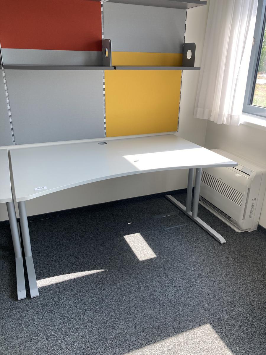 Schreibtisch ohne R&uuml;ckwand, geschwungen, Ma&szlig;e: ca. 160 x 85 x 100 cm?d=2026-07-28 18:40:13