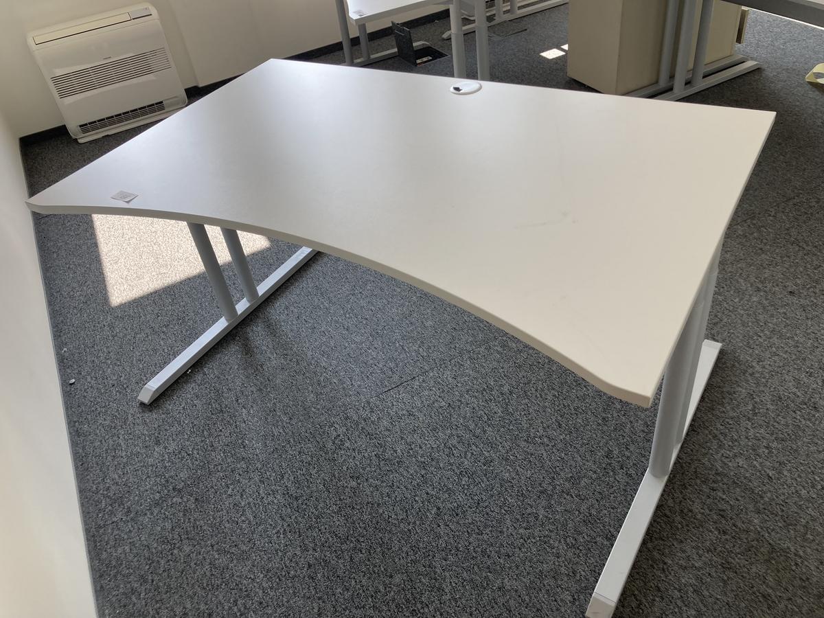 Schreibtisch ohne R&uuml;ckwand, geschwungen, Ma&szlig;e: ca. 160 x 85 x 100 cm?d=2026-07-28 22:01:22