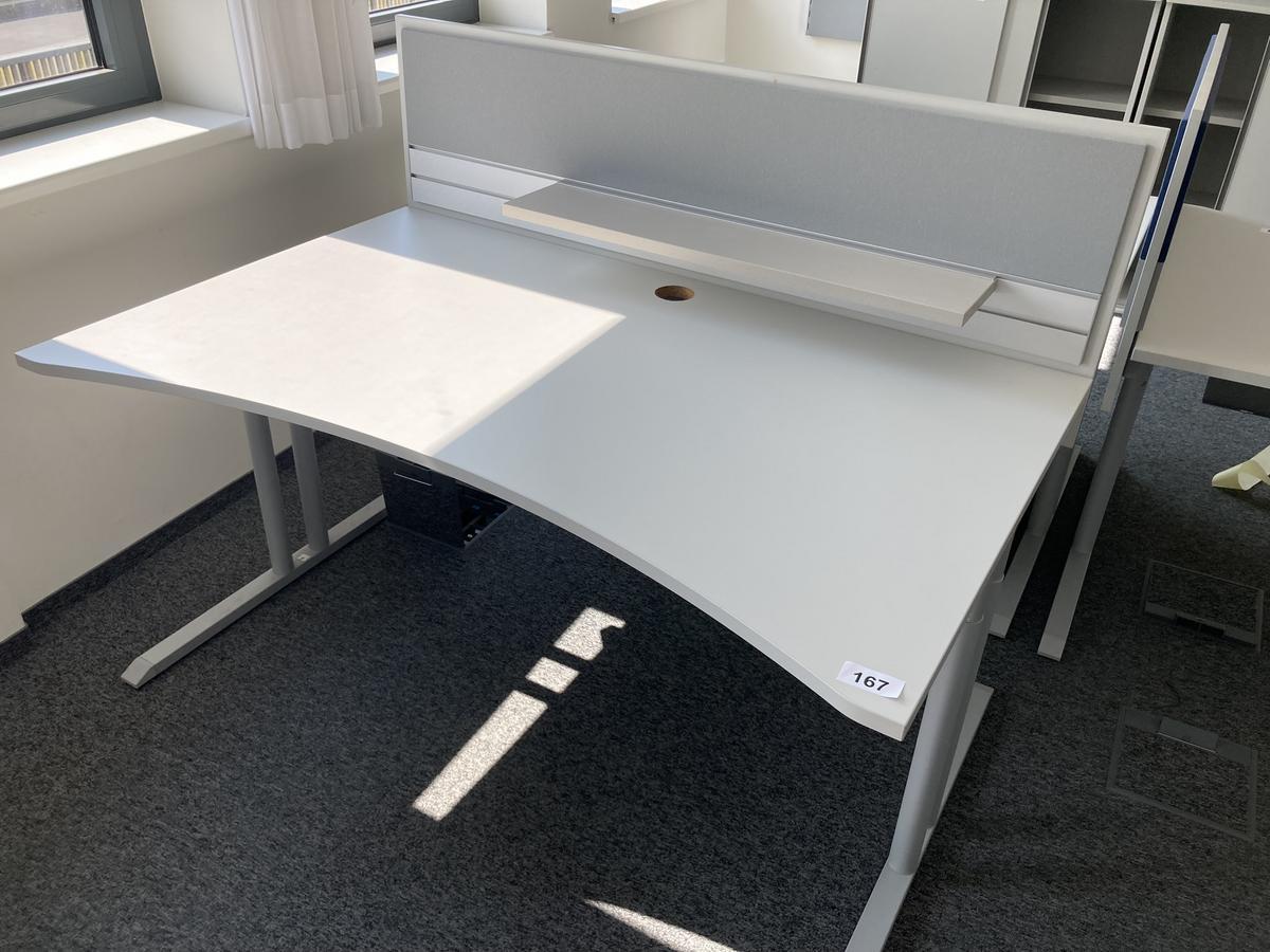 Schreibtisch mit R&uuml;ckwand, geschwungen, Ma&szlig;e: ca. 160 x 85 x 100 cm?d=2026-07-28 18:38:39