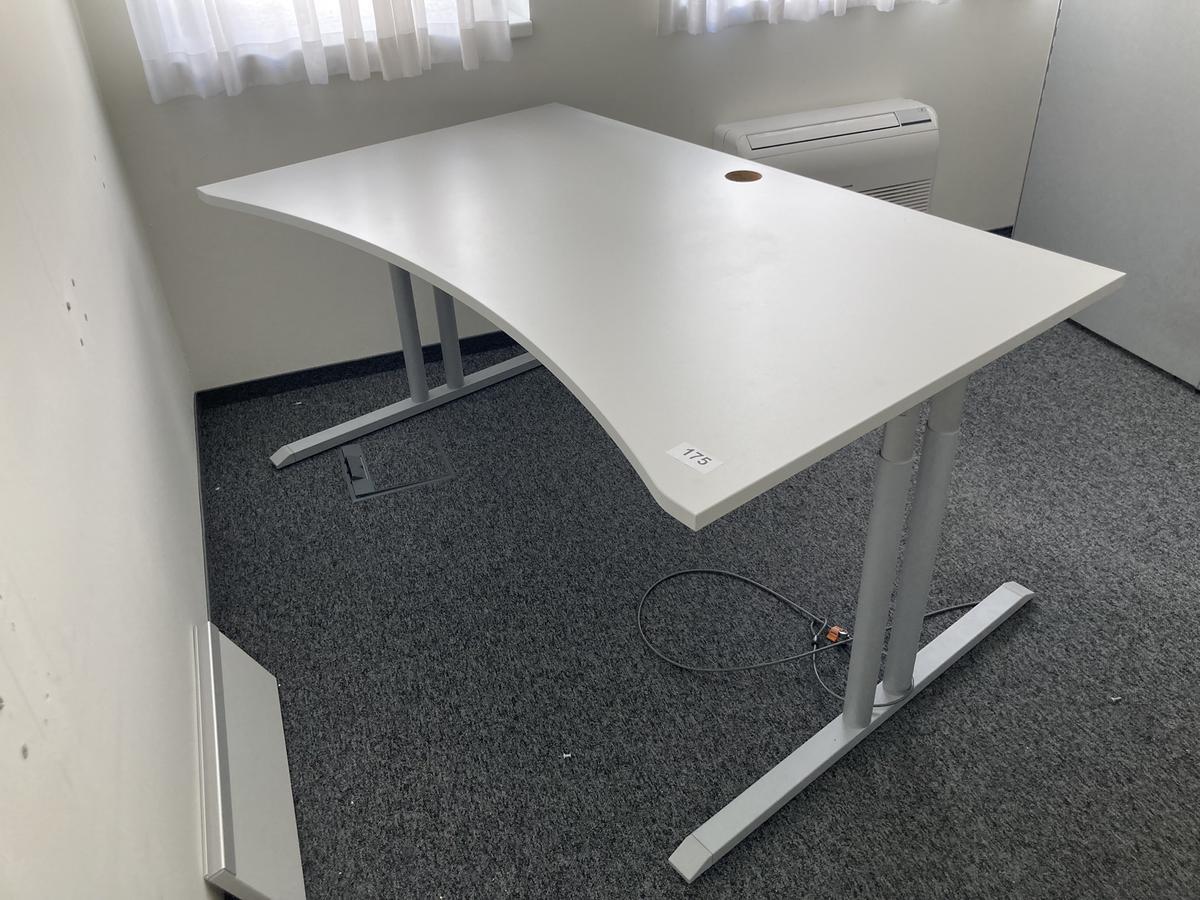 Schreibtisch ohne R&uuml;ckwand, geschwungen, Ma&szlig;e: ca. 160 x 85 x 100 cm?d=2026-07-28 18:38:24