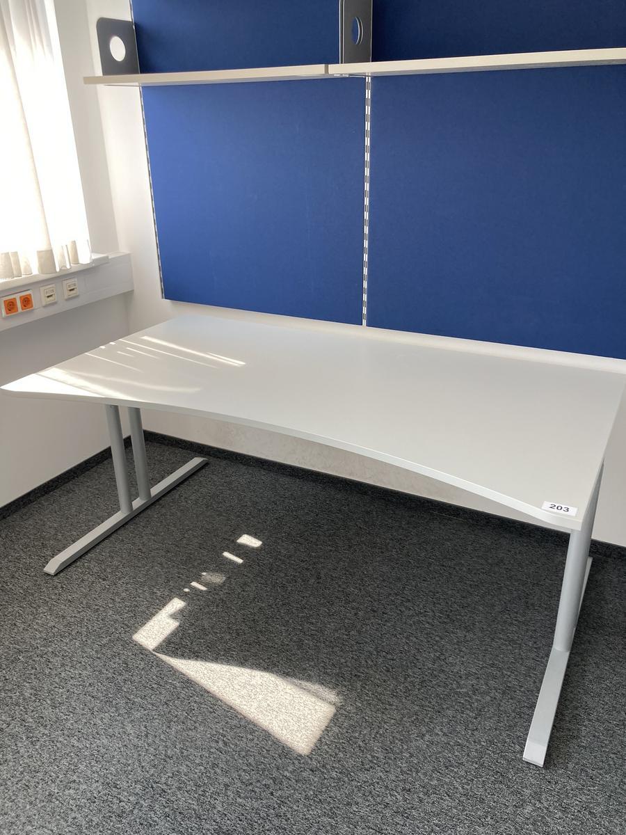 Schreibtisch ohne R&uuml;ckwand, geschwungen, Ma&szlig;e: ca. 160 x 85 x 100 cm?d=2026-07-28 19:39:21