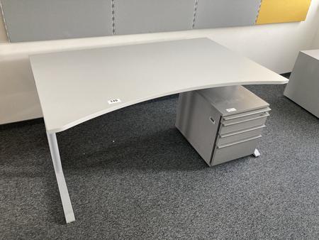 Schreibtisch ohne R�ckwand, geschwungen, Ma�e: ca. 160 x 85 x 100 cm