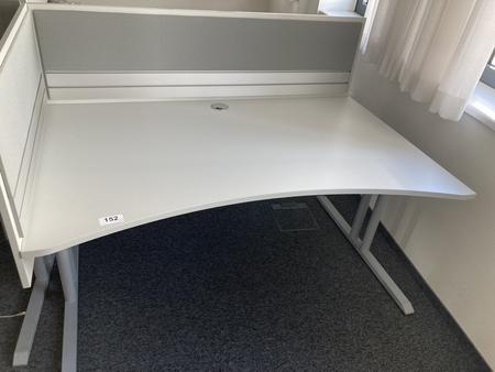 Schreibtisch mit R�ckwand, geschwungen, Ma�e: ca. 160 x 85 x 100 cm