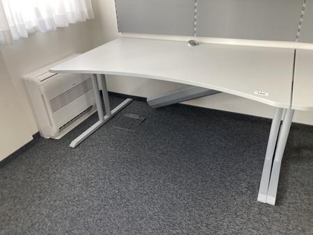 Schreibtisch ohne R�ckwand, geschwungen, Ma�e: ca. 160 x 85 x 100 cm