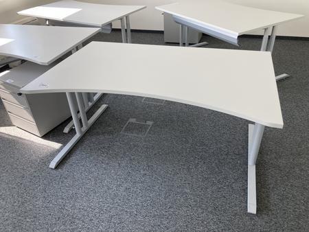 Schreibtisch ohne R�ckwand, geschwungen, Ma�e: ca. 160 x 85 x 100 cm