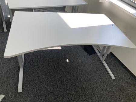 Schreibtisch ohne R�ckwand, geschwungen, Ma�e: ca. 160 x 85 x 100 cm
