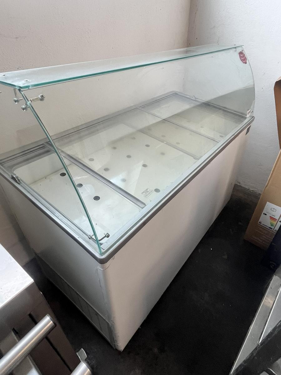 Kombistil Eisvitrine