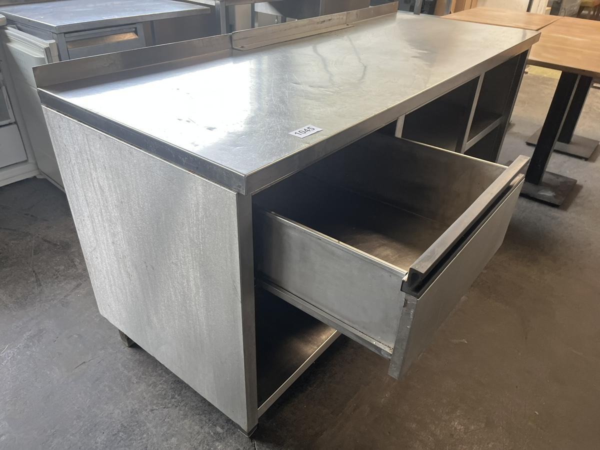 Edelstahl-Arbeitstisch mit einer Auszugslade ca. 184 x 71 x 88 cm und 2 Fachebenen?d=2026-07-28 18:38:41