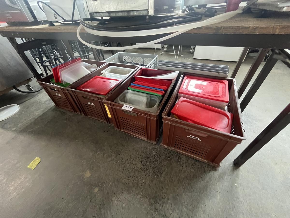 4 Kunststoffboxen bef&uuml;llt mit Kunststoffdeckeln?d=2026-07-28 20:53:16
