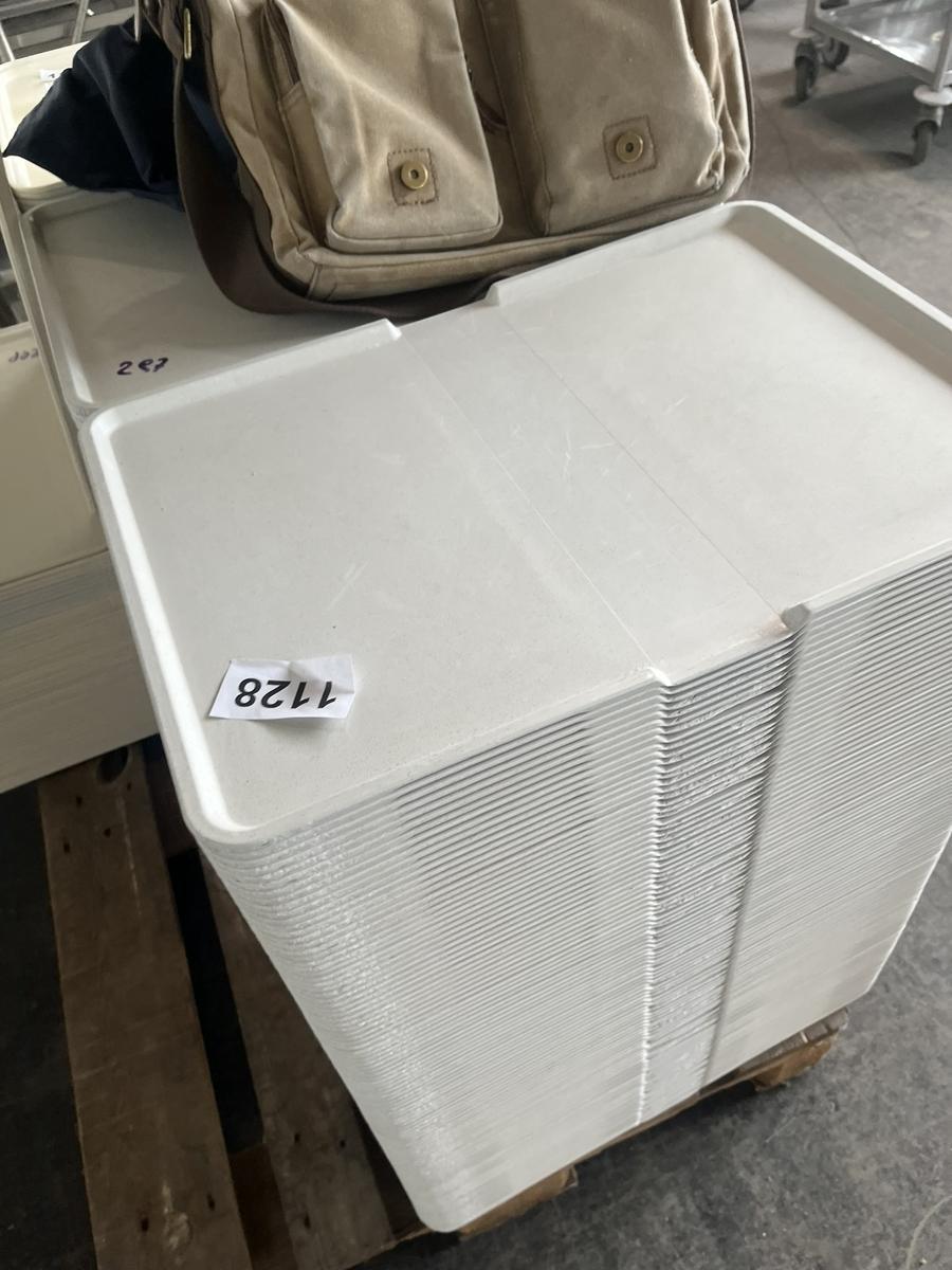 ca. 50 Stk Tabletts 53 x 37 cm?d=2026-07-28 19:38:54