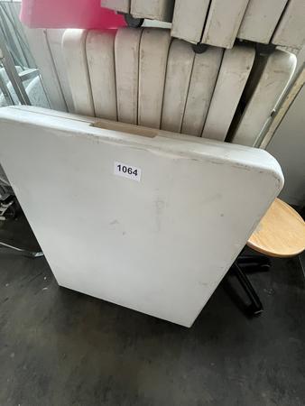 ca. 9 Stk klappbare Buffettische in Kunststoff ca. 75 x 180 cm mit Rollwagen