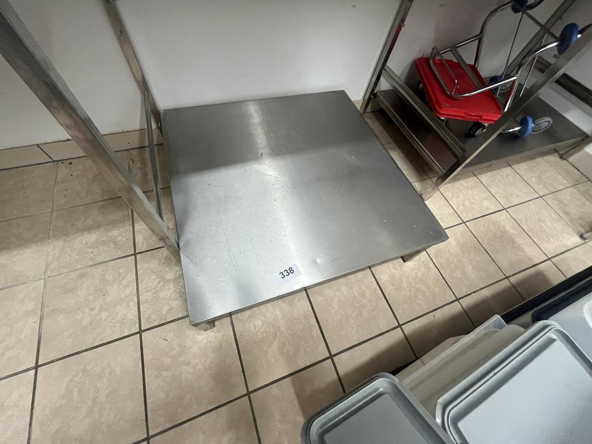 Bodenpalette in Edelstahl 81/81/15 cm?d=2026-07-28 18:38:11