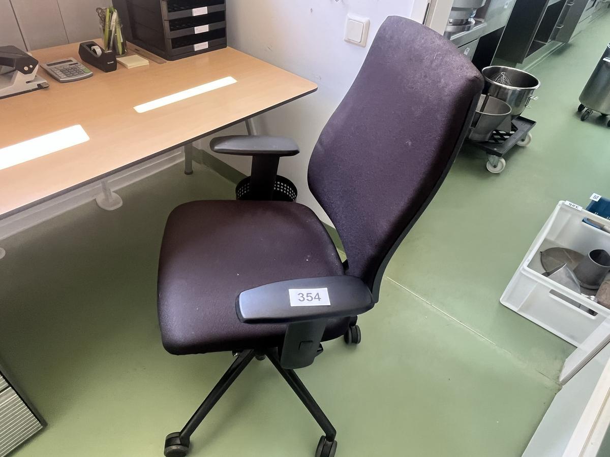 B&uuml;rodrehstuhl mit Armlehne?d=2026-07-28 18:38:28