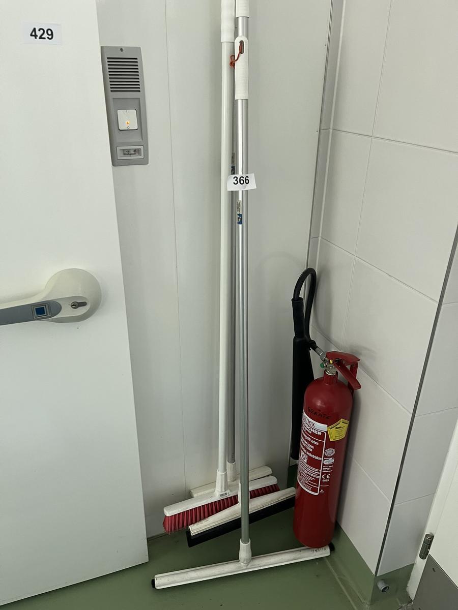Posten Putzbehelfe K&uuml;chenabzieher usw.?d=2026-07-28 19:38:02